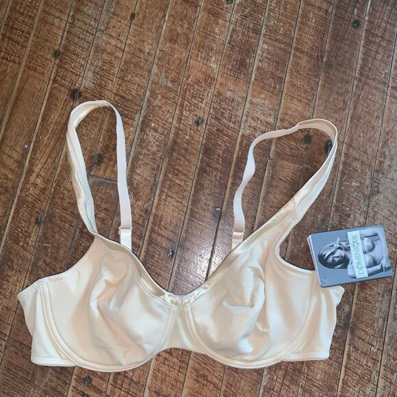 Dominique Apparel nude seamless push up 36B bra - Picture 2 of 4